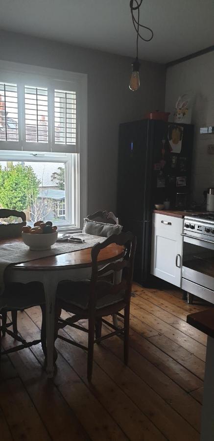 Homestay Poole Extérieur photo